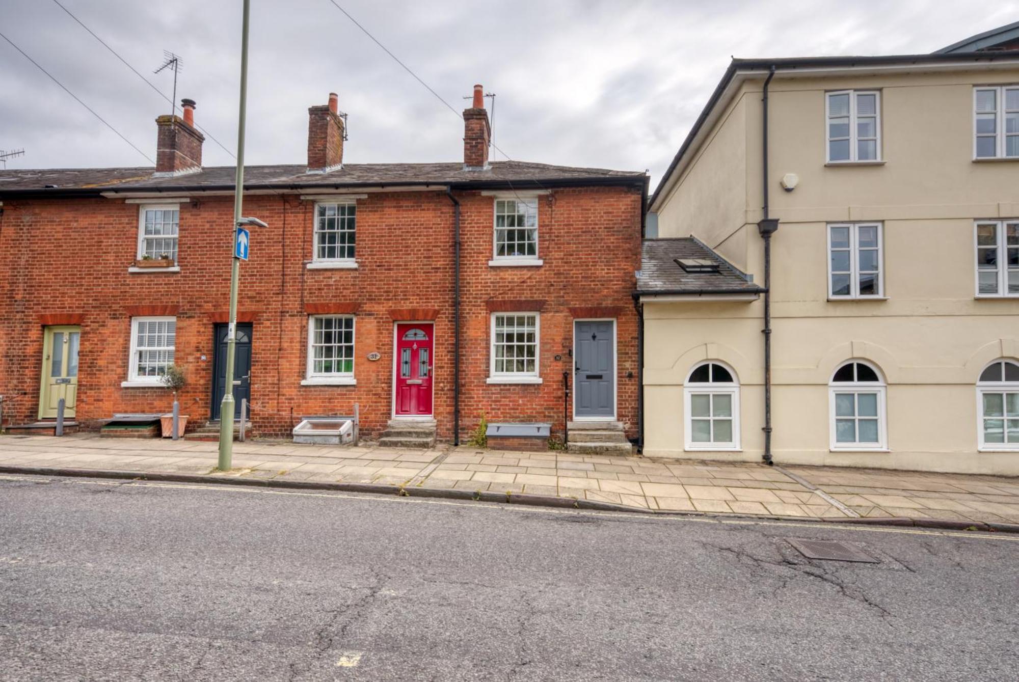 2 Bedrooms Stunning Westgate Cottage Retreat, Central Winchester, Free On-Street Parking Permit, With Garden Close To Cathedral - Sleeps 6, Pets Are Welcome, Summer Special Offer! - By Blue Puffin Stays Exterior foto